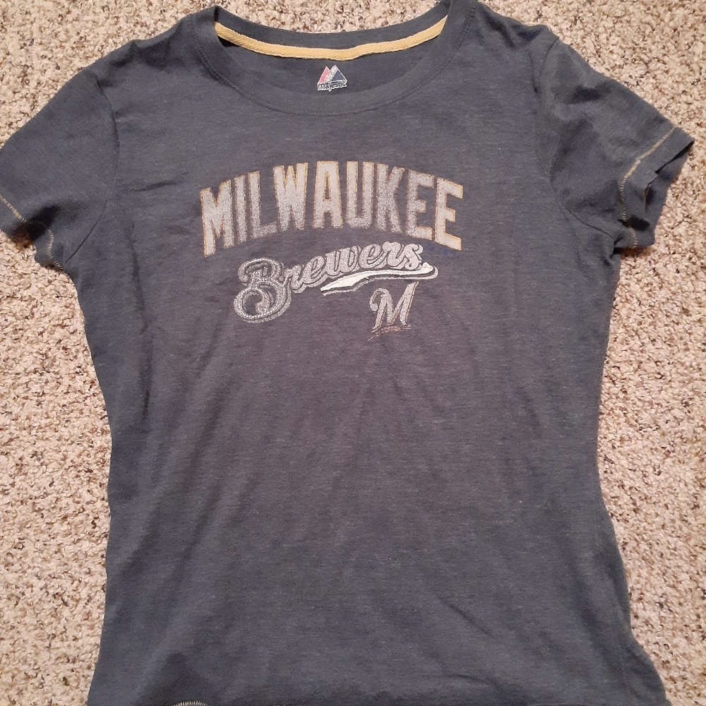 Milwaukee brewers tshirt